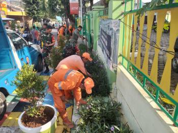 Karya Bakti TNI dan Warga Setiabudi Jakarta Selatan